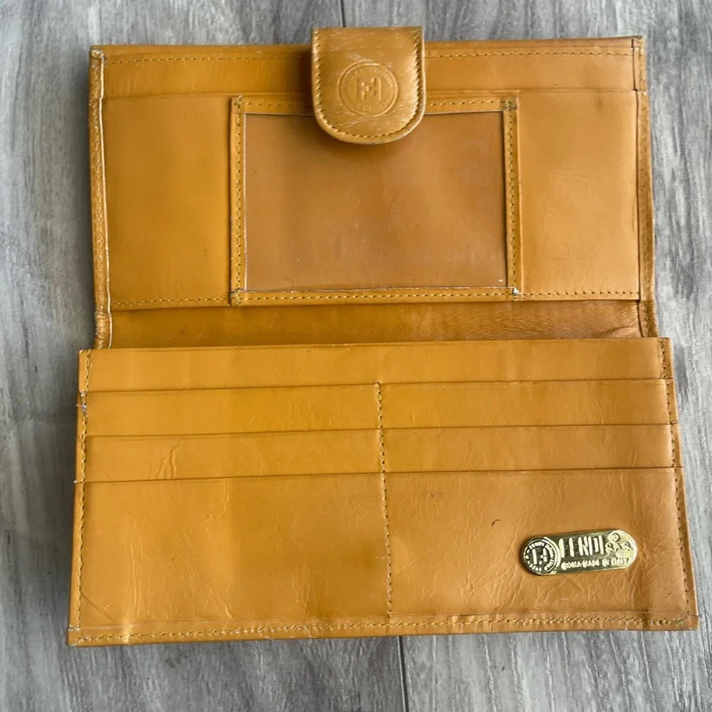 Vintage Fendi wallet - Picture 3 of 4